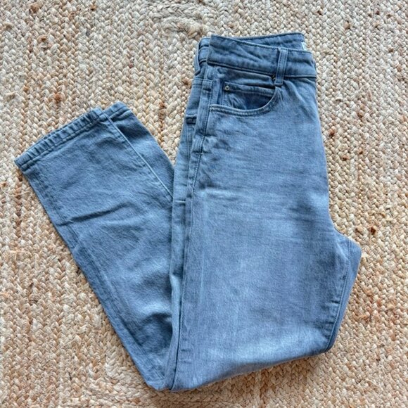 ZARA High-Waist Mom Fit Jeans – Gray Wash – Size 36 (US 4) 🩶 - Picture 6 of 9
